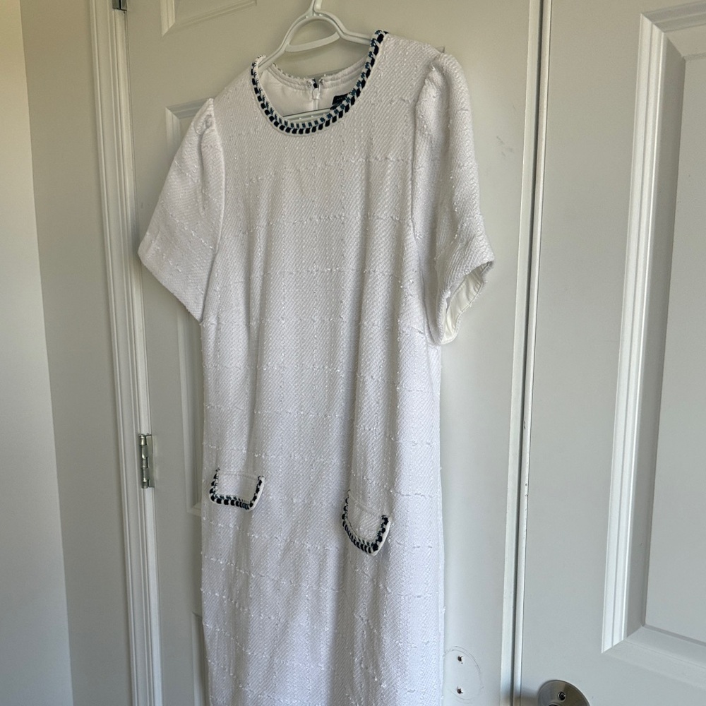 Ann Taylor White Tweed Pocket Shift Dress with Navy Trim - Picture 7 of 8